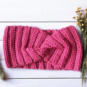 🆕Pink Crochet Headband